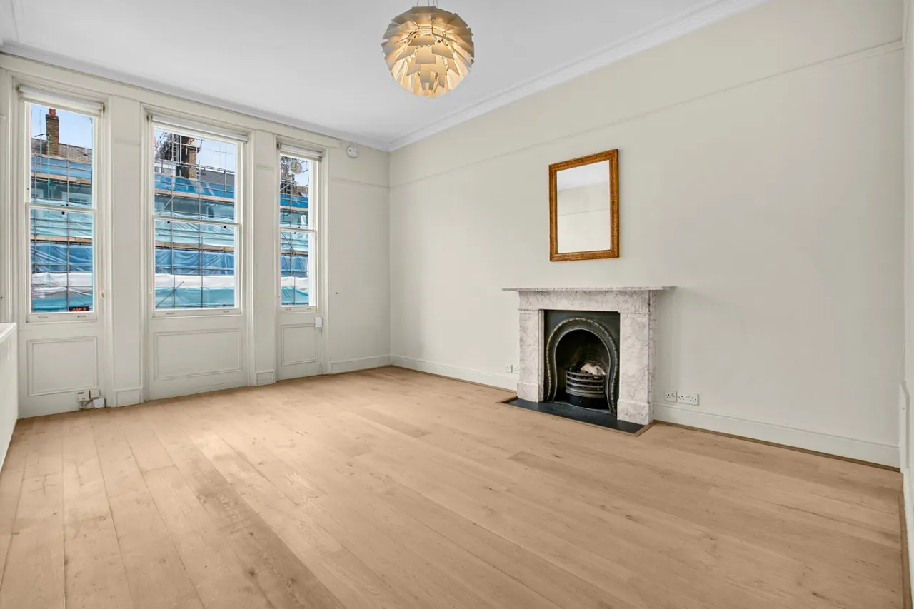 2 bed flat for sale, Bina Gardens, South Kensington, SW5