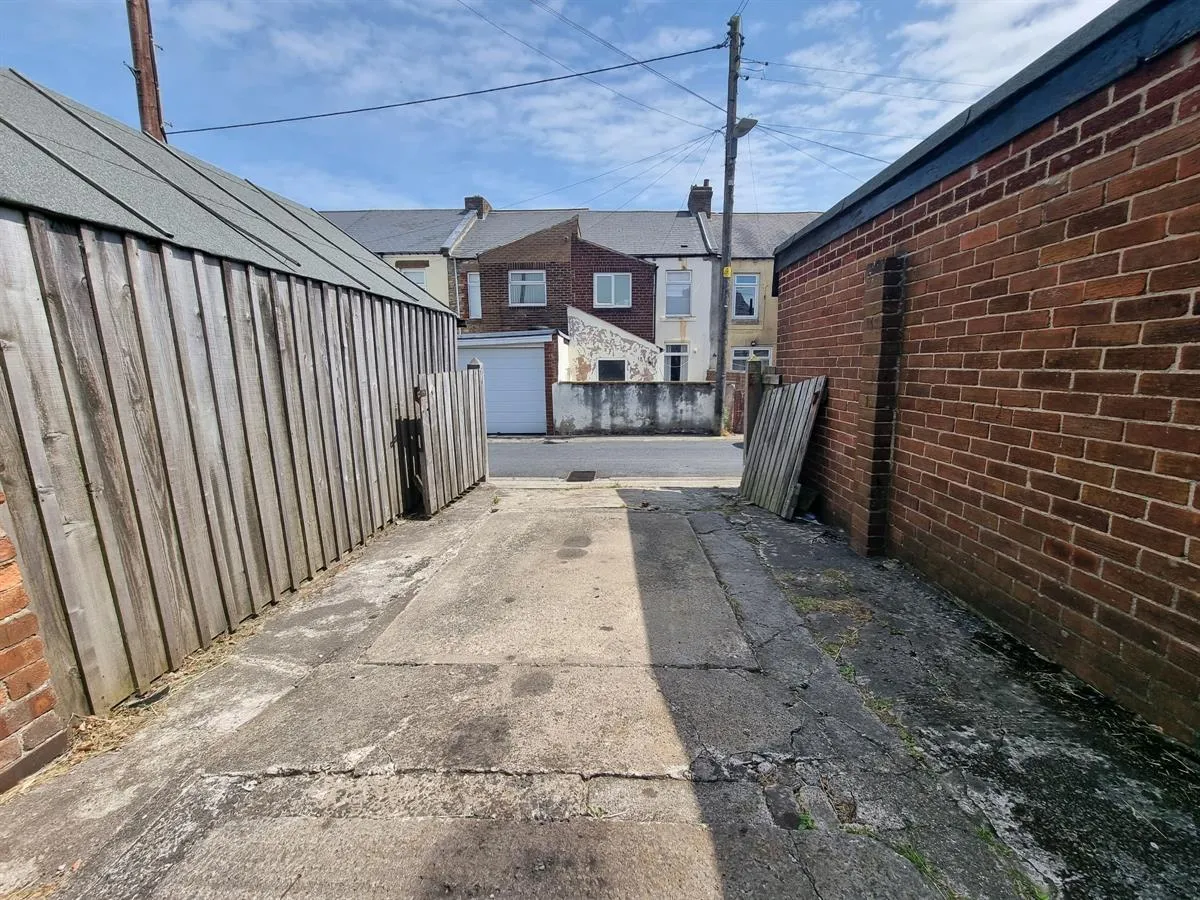 Avondale Road, Consett, photo 16