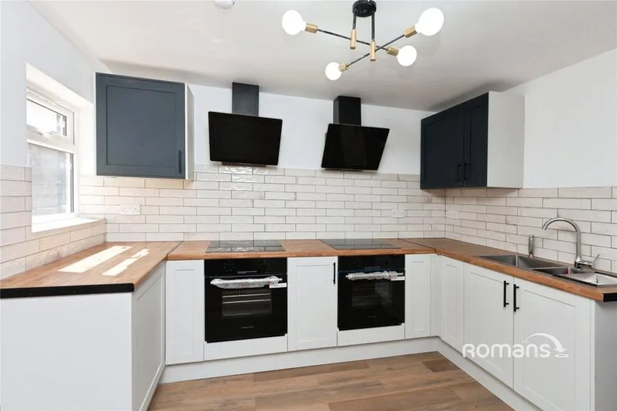 Ash Road, Aldershot, GU12, photo 4