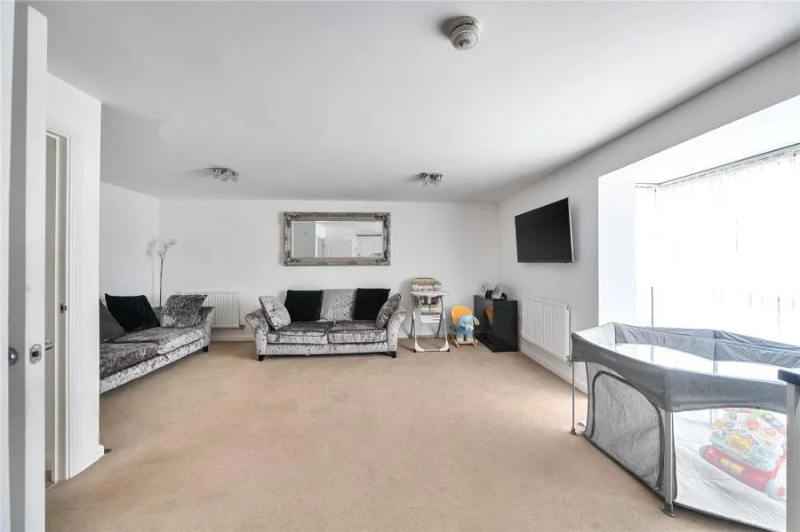 Design Drive, Dunstable, LU6, photo 11