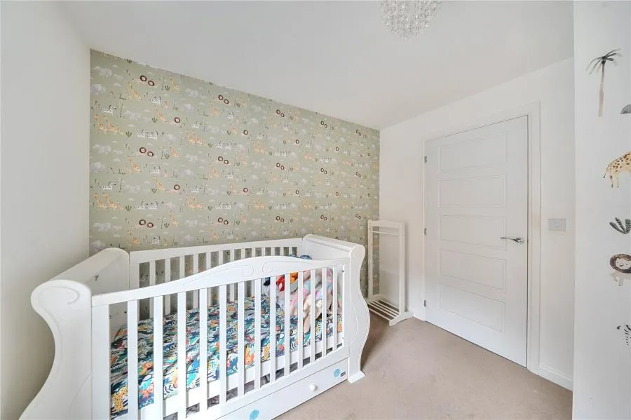 Design Drive, Dunstable, LU6, photo 7