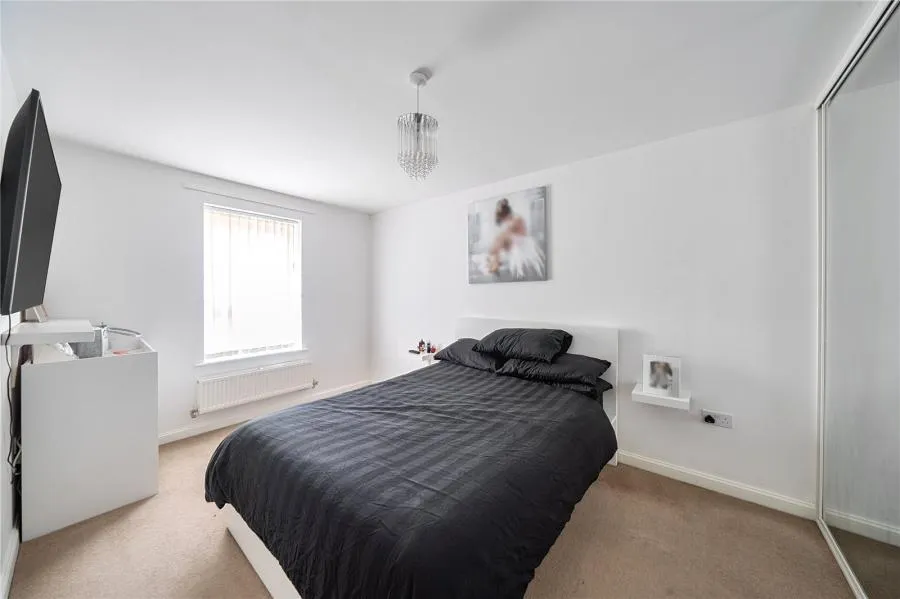 Design Drive, Dunstable, LU6, photo 6