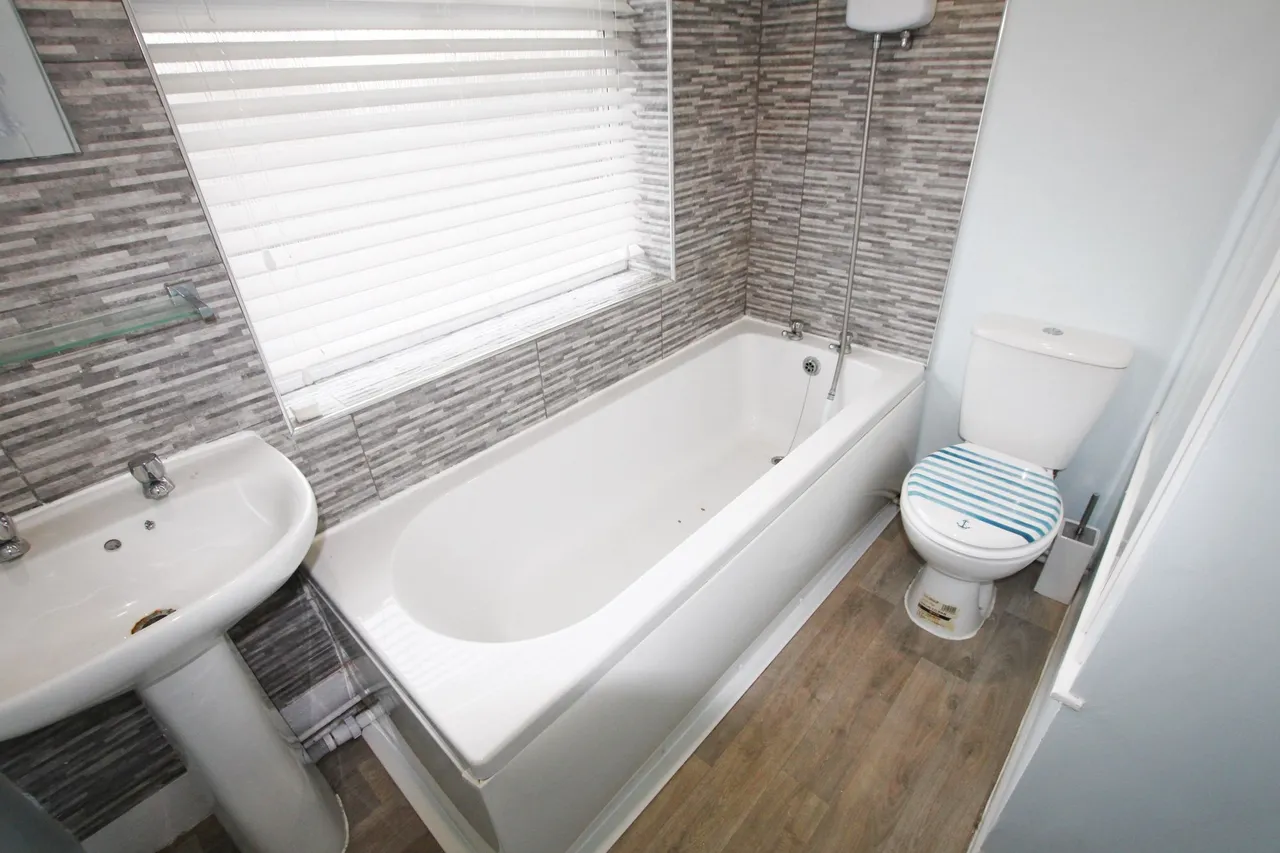 Baron Close, Woolston, Warrington, Warrington, WA1 4EU, photo 15