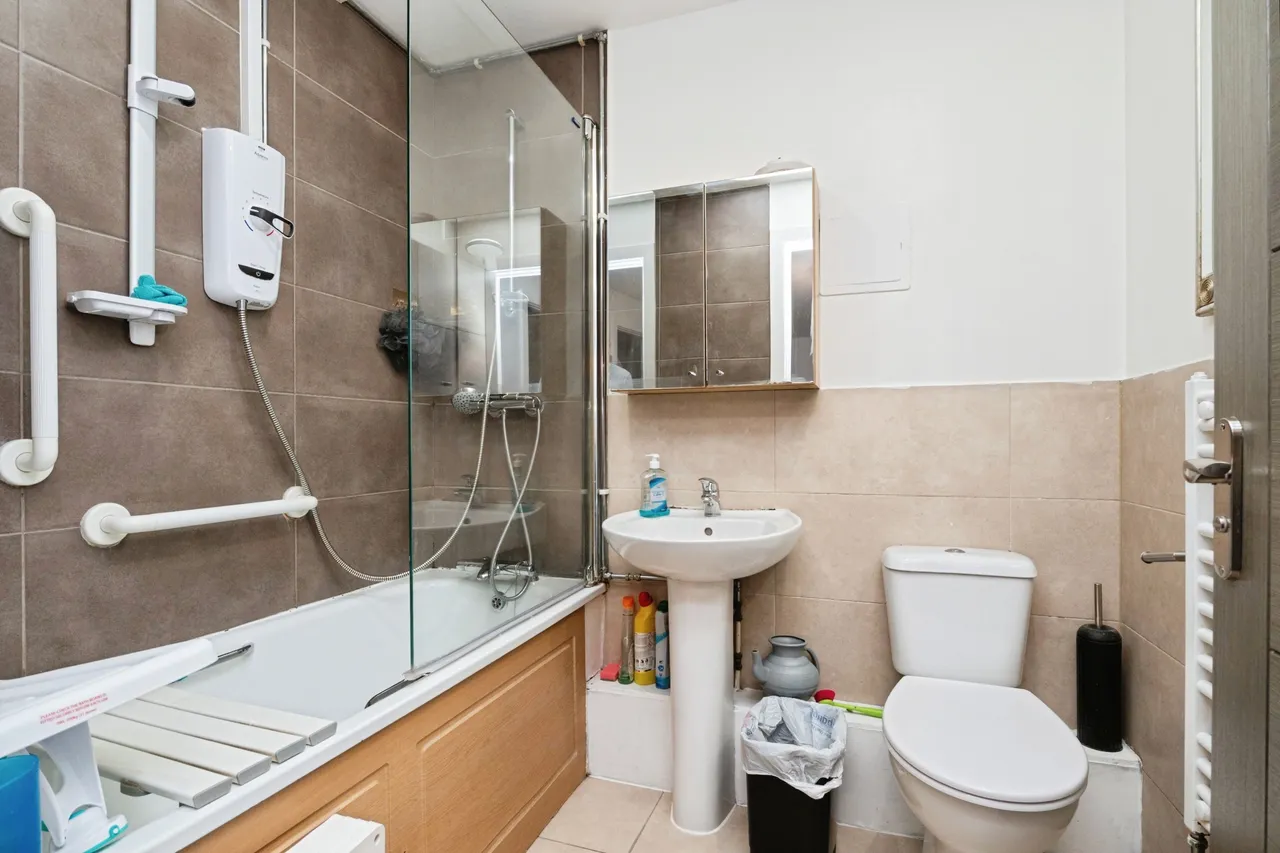 Blackwall Way, London, E14, photo 14