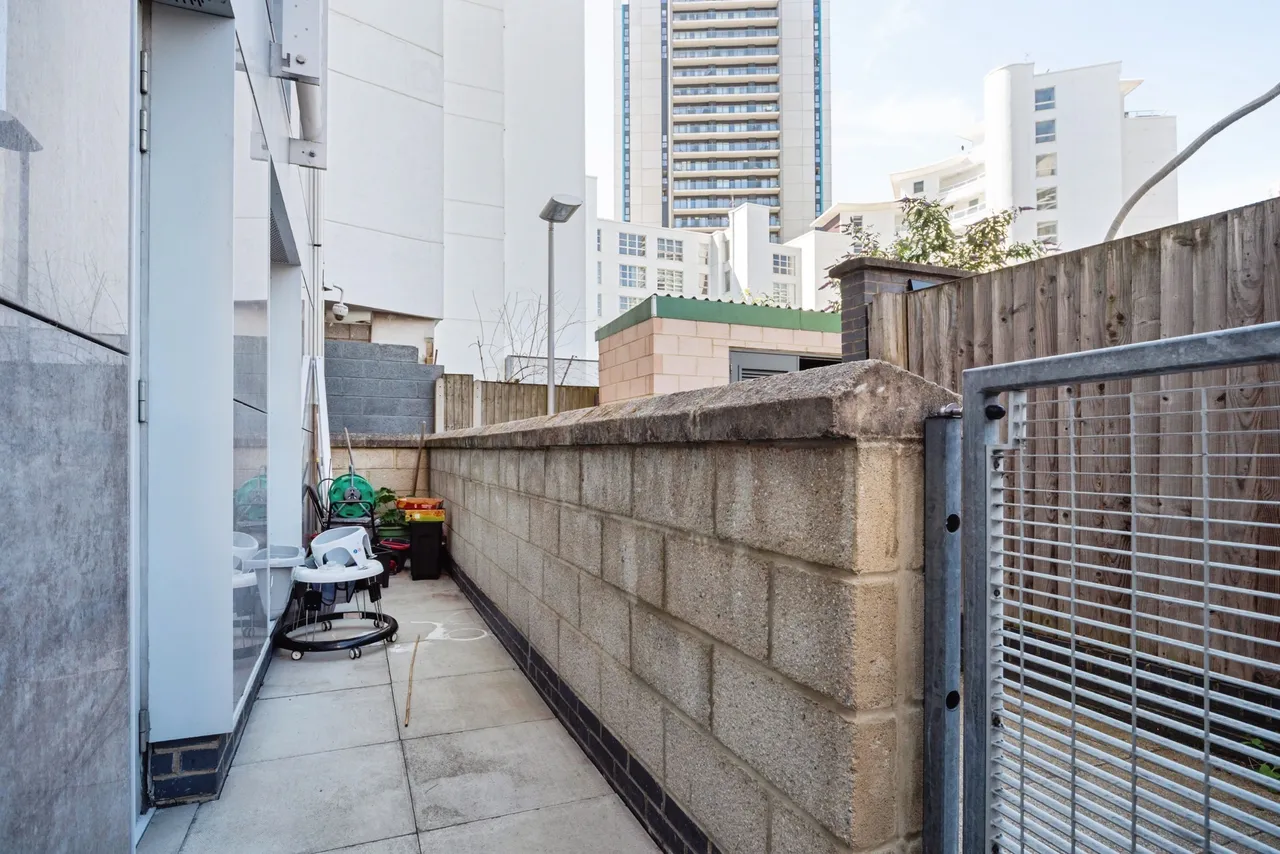 Blackwall Way, London, E14, photo 32