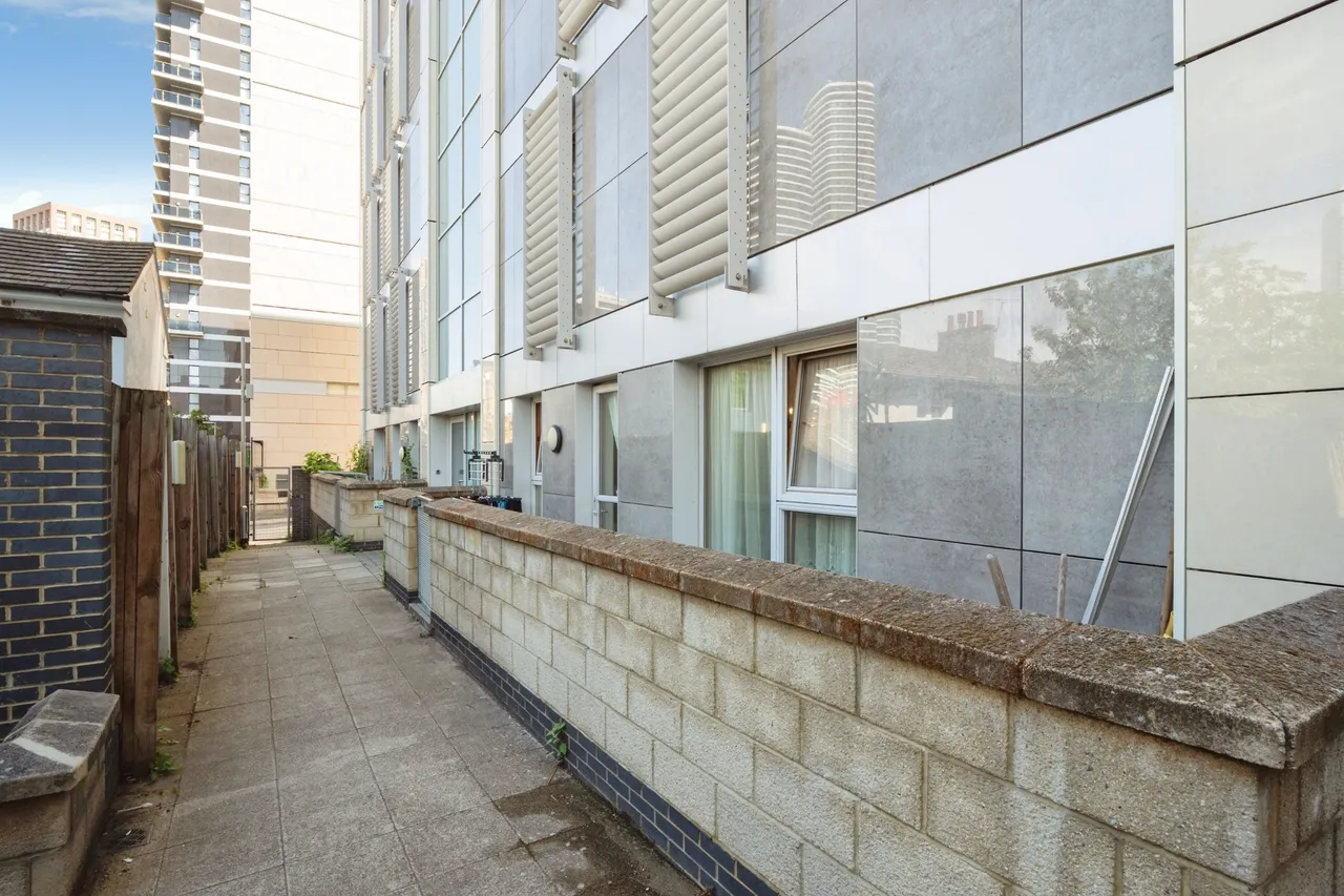 Blackwall Way, London, E14, photo 33