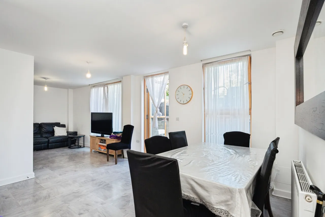 Blackwall Way, London, E14, photo 4