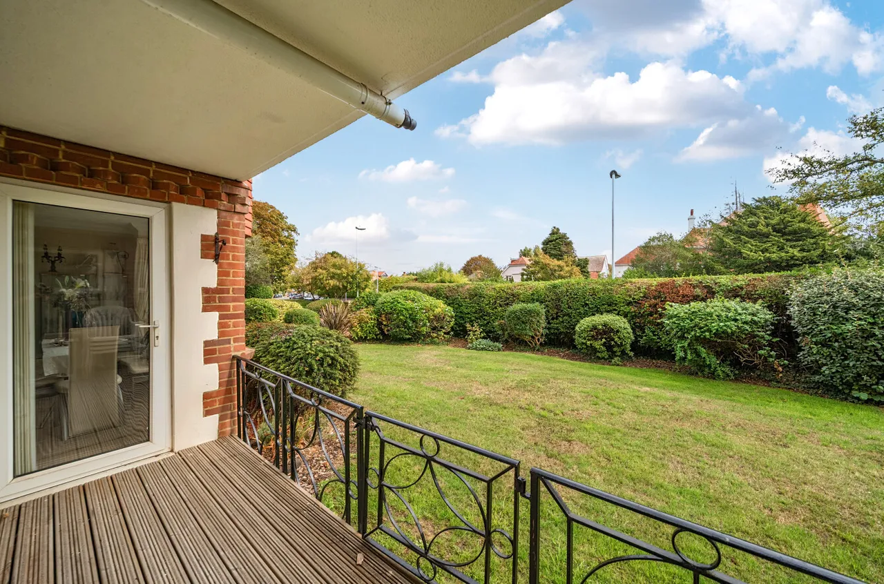 West Avenue, Worthing, BN11, photo 8