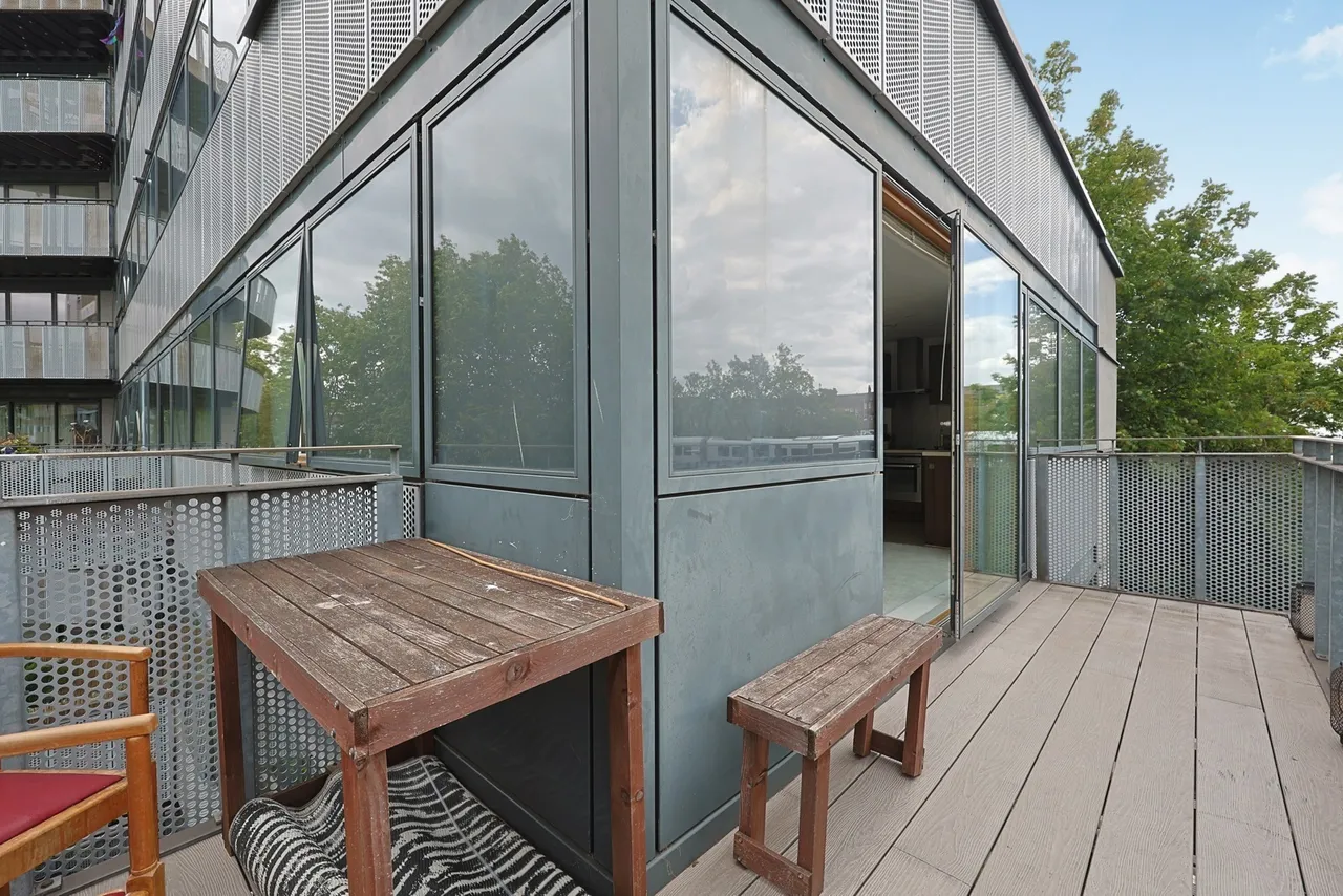 Plough Road, London, SW11, photo 7