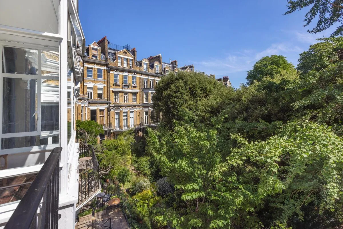 Airlie Gardens, London, W8, photo 18