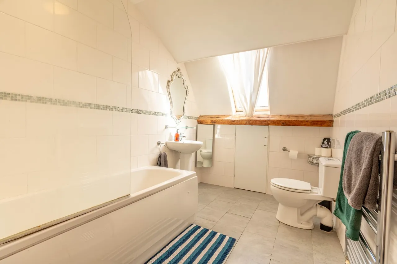 Priestthorpe Lane, Bingley, BD16, photo 7