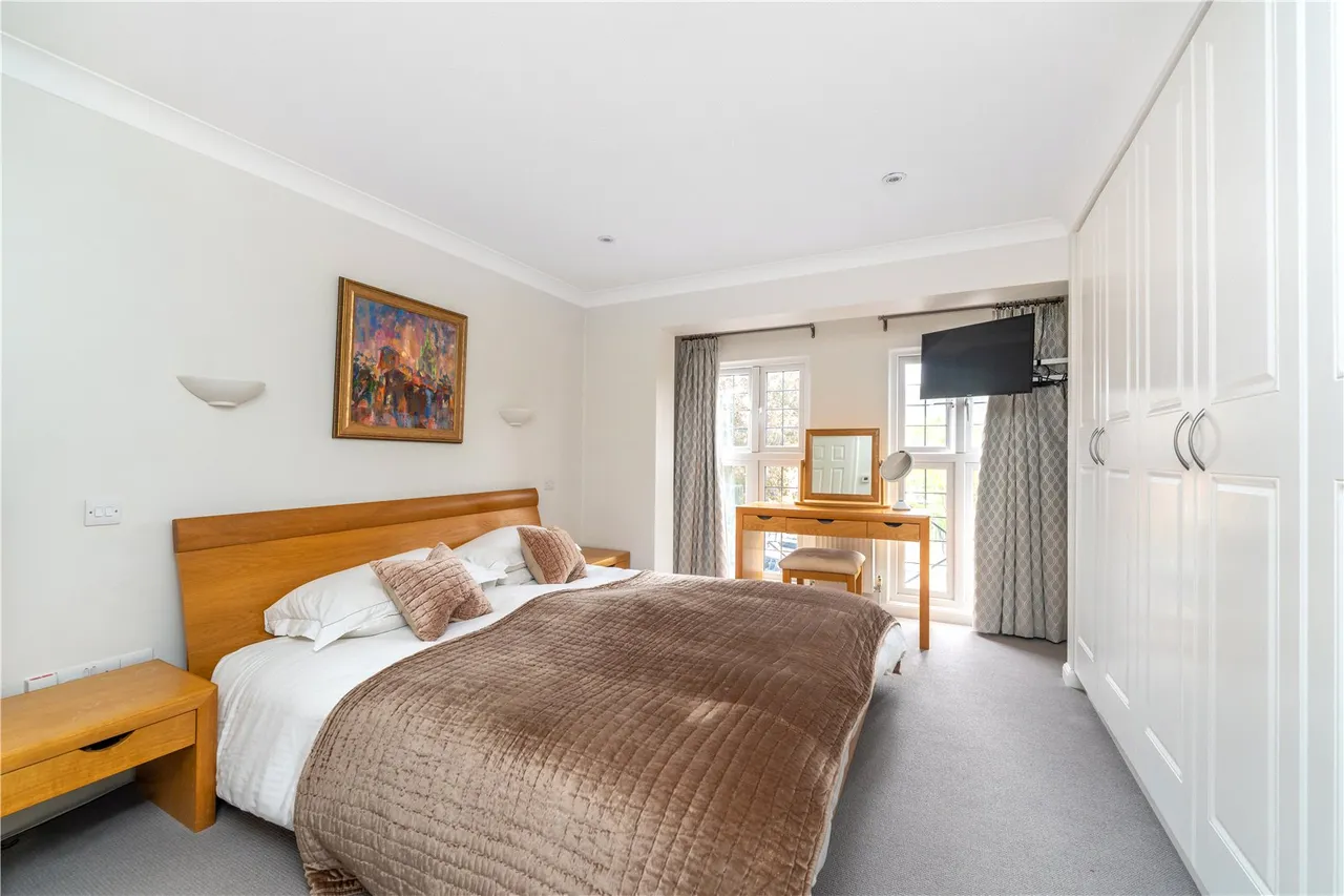 Nightingale Road, Hampton, TW12 3HZ, photo 11