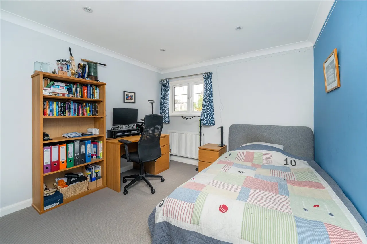 Nightingale Road, Hampton, TW12 3HZ, photo 15