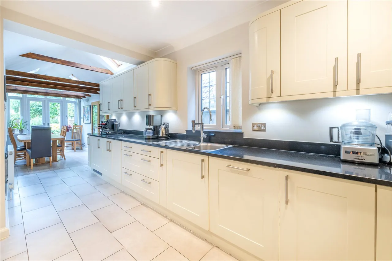 Nightingale Road, Hampton, TW12 3HZ, photo 8