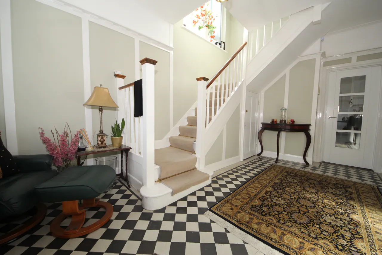 Ridge Avenue, Winchmore Hill N21, photo 2