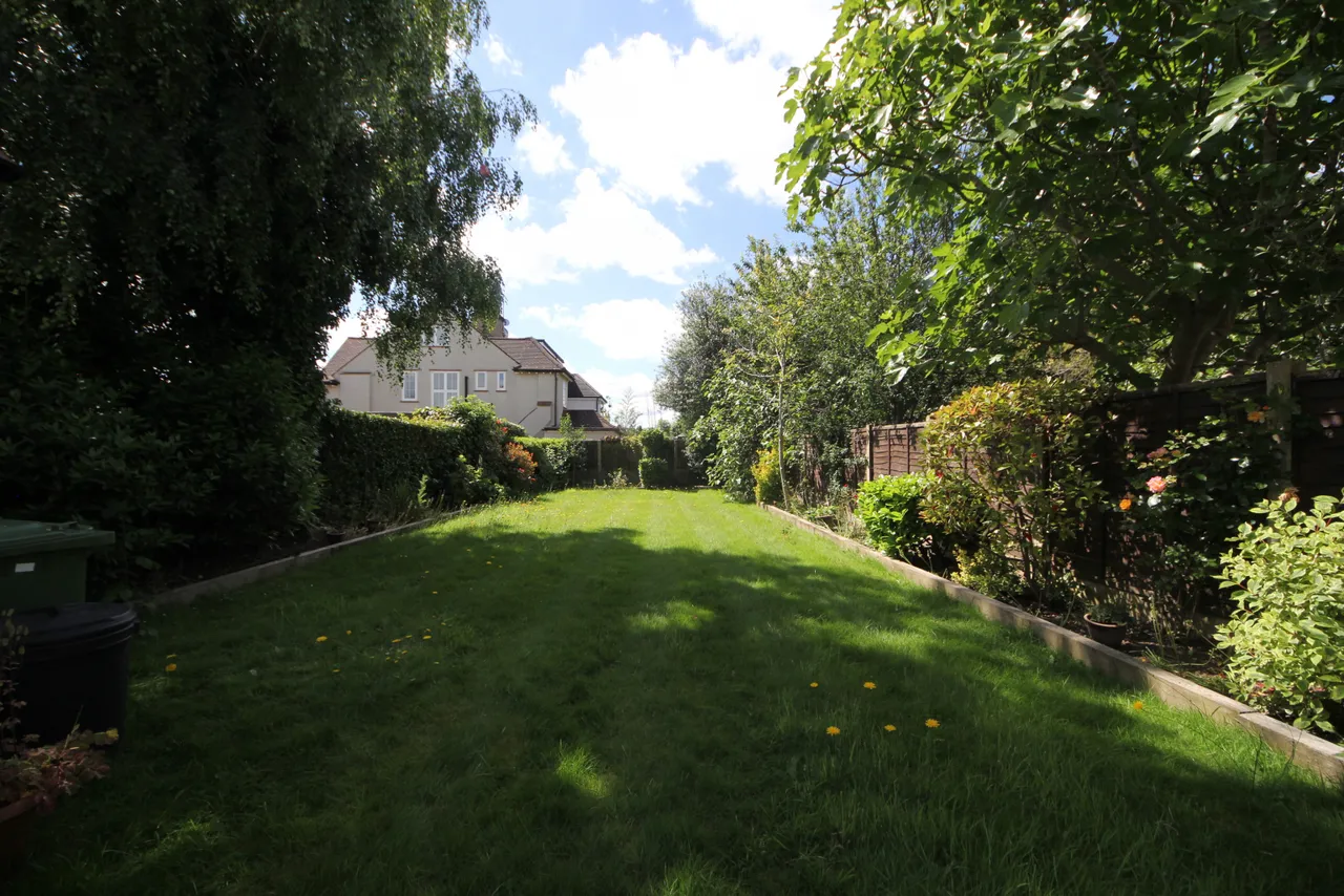 Ridge Avenue, Winchmore Hill N21, photo 18