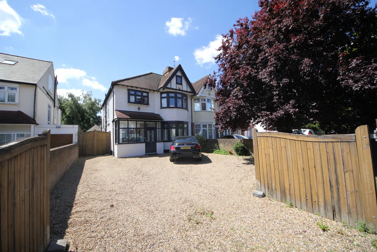 4 bed house to rent — Ridge Avenue, Winchmore Hill N21
