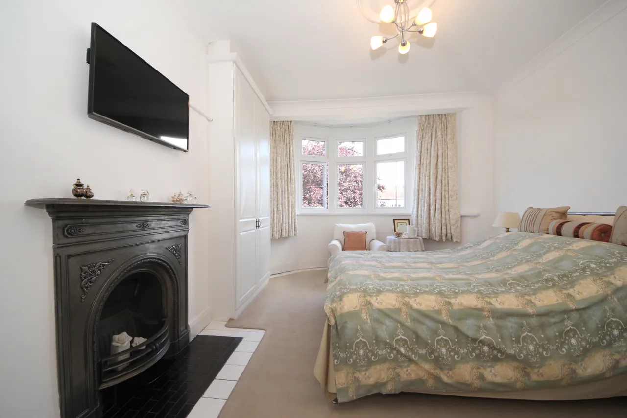 Ridge Avenue, Winchmore Hill N21, photo 9