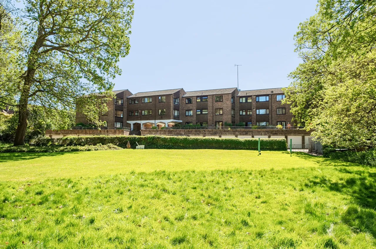 The Drive, Summersdale Court, PO19, photo 23