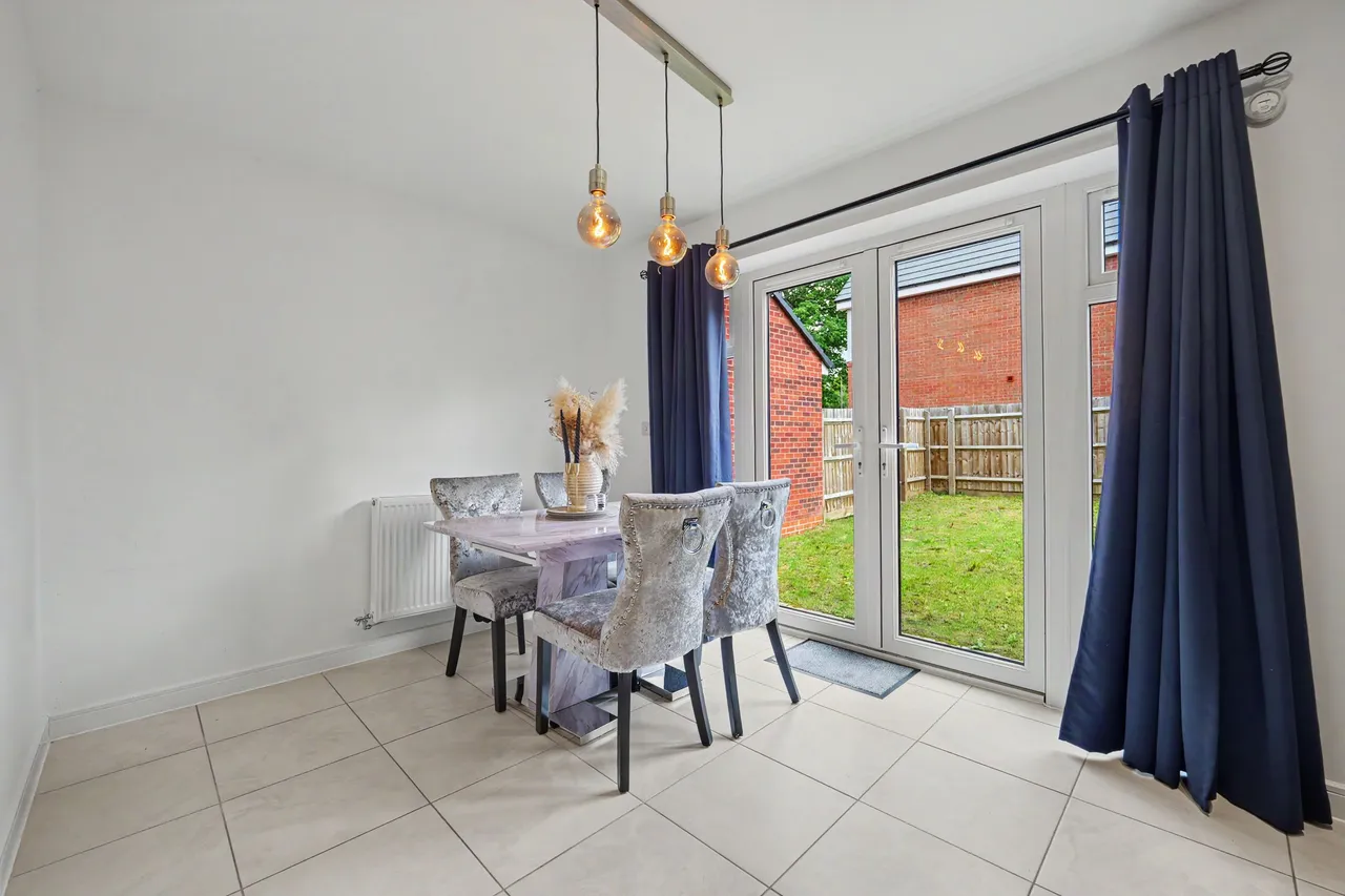 Abbots Drive, Oadby, LE2, photo 7