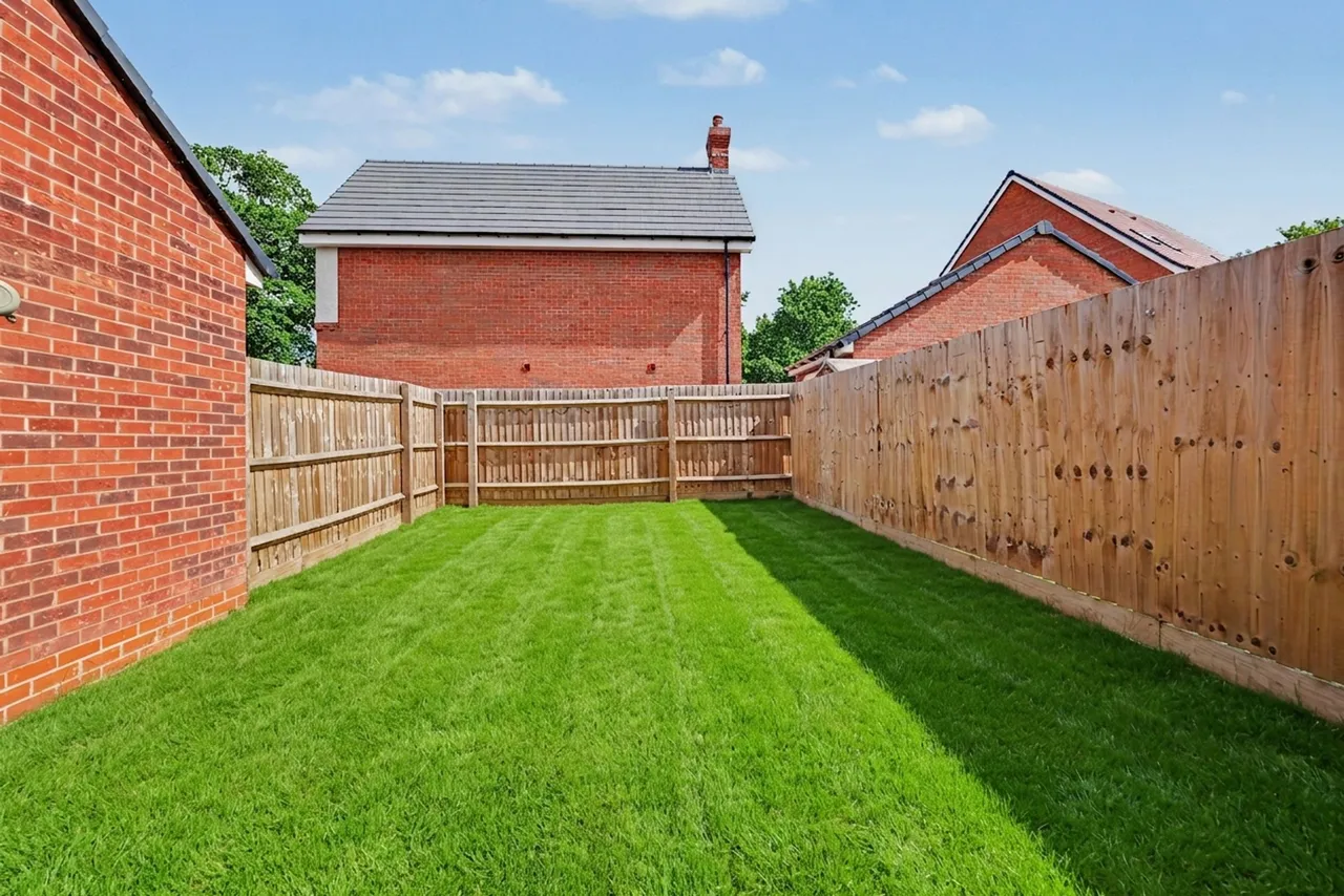 Abbots Drive, Oadby, LE2, photo 4