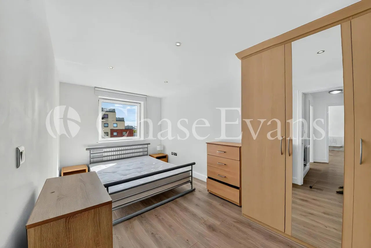 Wards Wharf Approach, Docklands, London, E16, photo 5