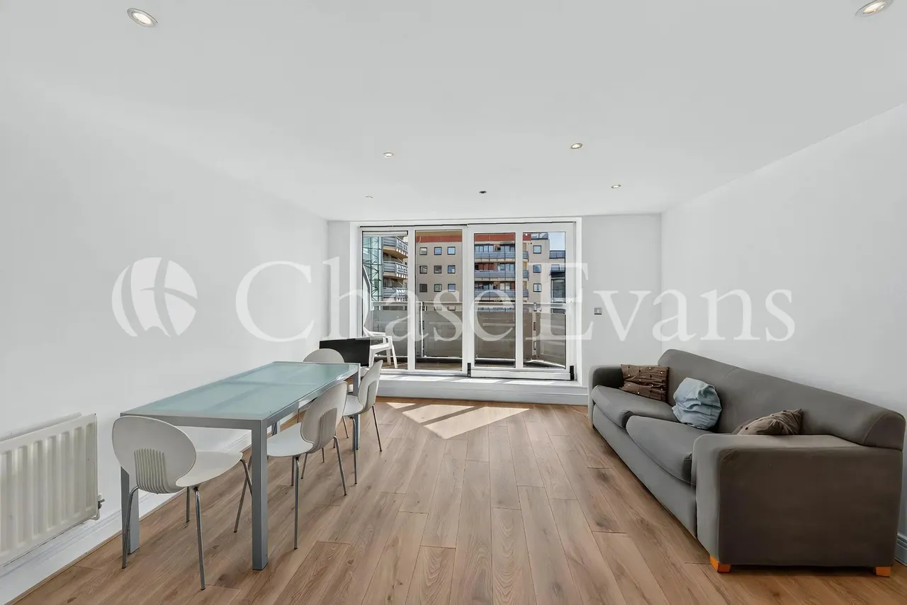 2 bed flat to rent — Wards Wharf Approach, Docklands, London, E16