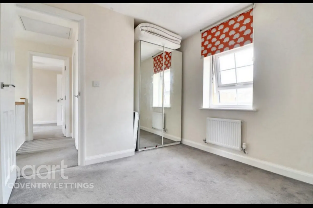 Queen Elizabeth Road, CV10, photo 7