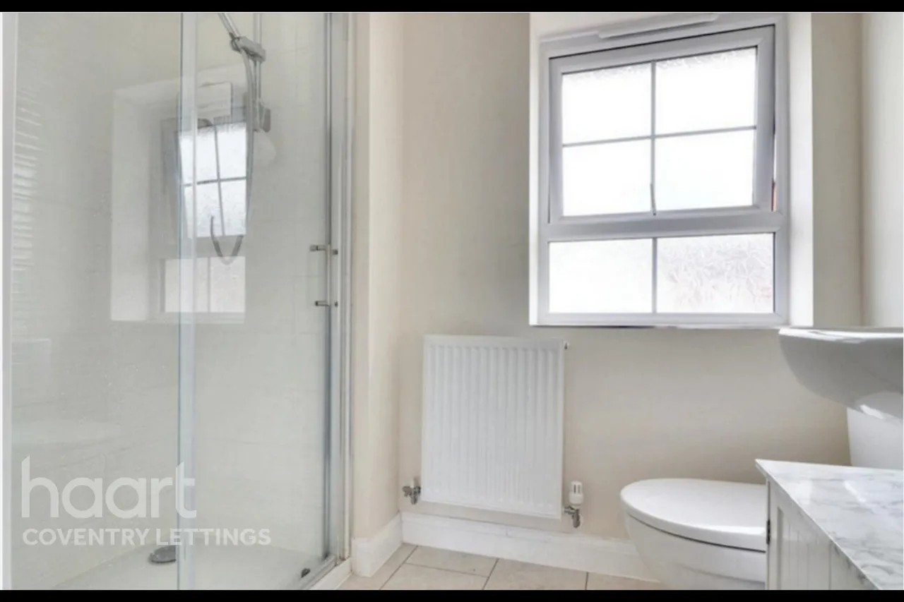 Queen Elizabeth Road, CV10, photo 11