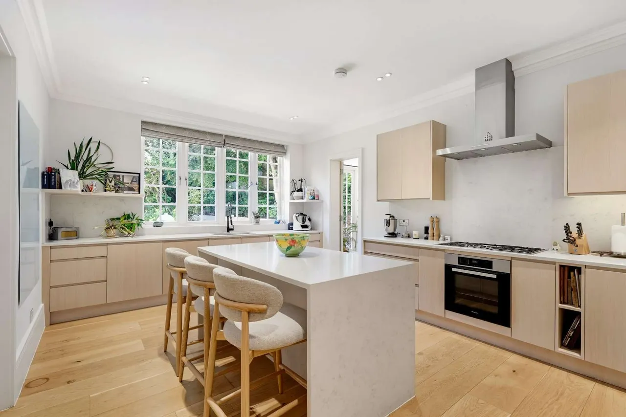 Frognal Lane, London, NW3, photo 5
