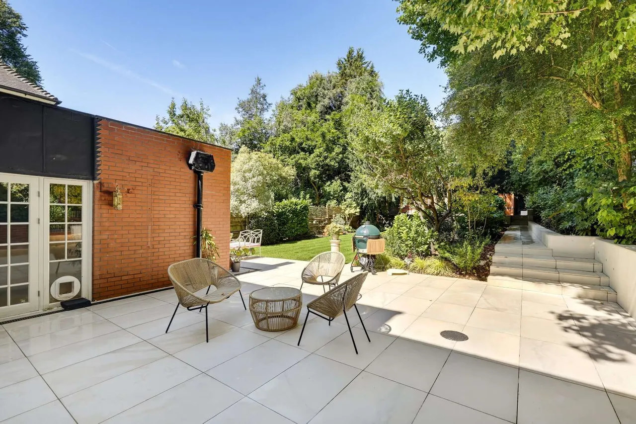 Frognal Lane, London, NW3, photo 14