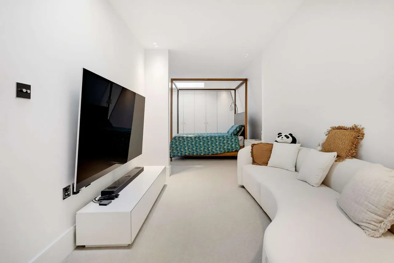 Frognal Lane, London, NW3, photo 10
