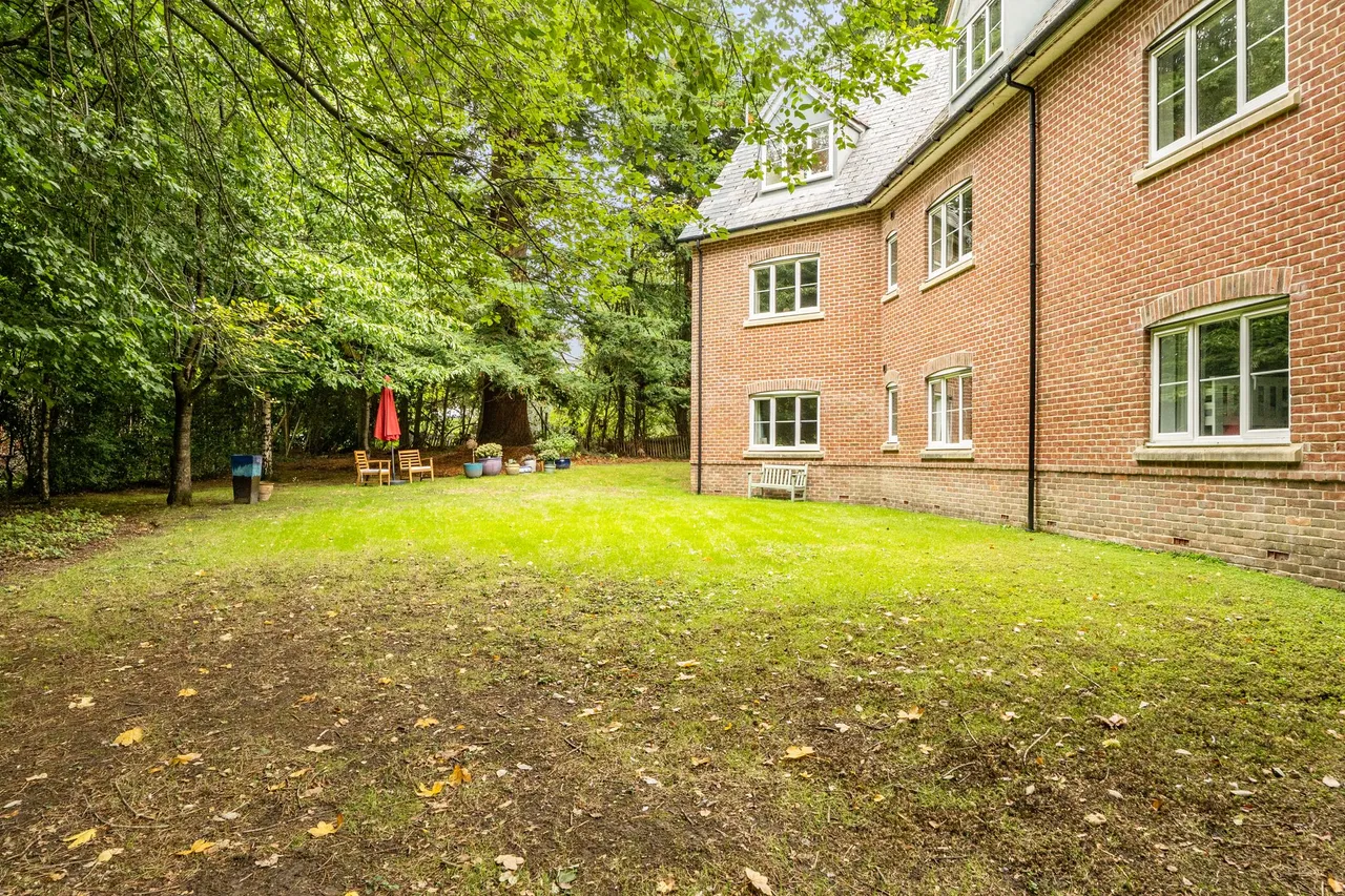 Meadowlands Drive, Haslemere, GU27, photo 14