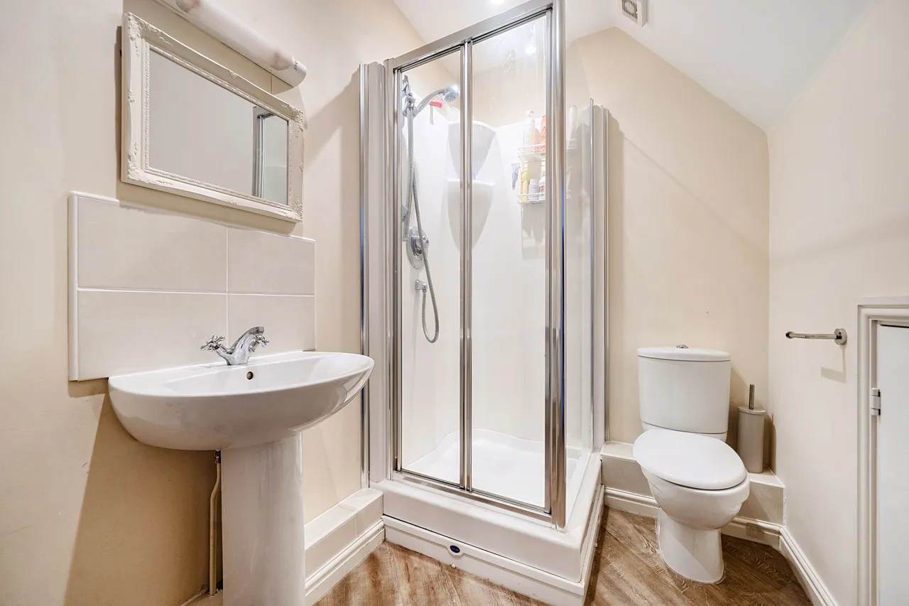 Meadowlands Drive, Haslemere, GU27, photo 12