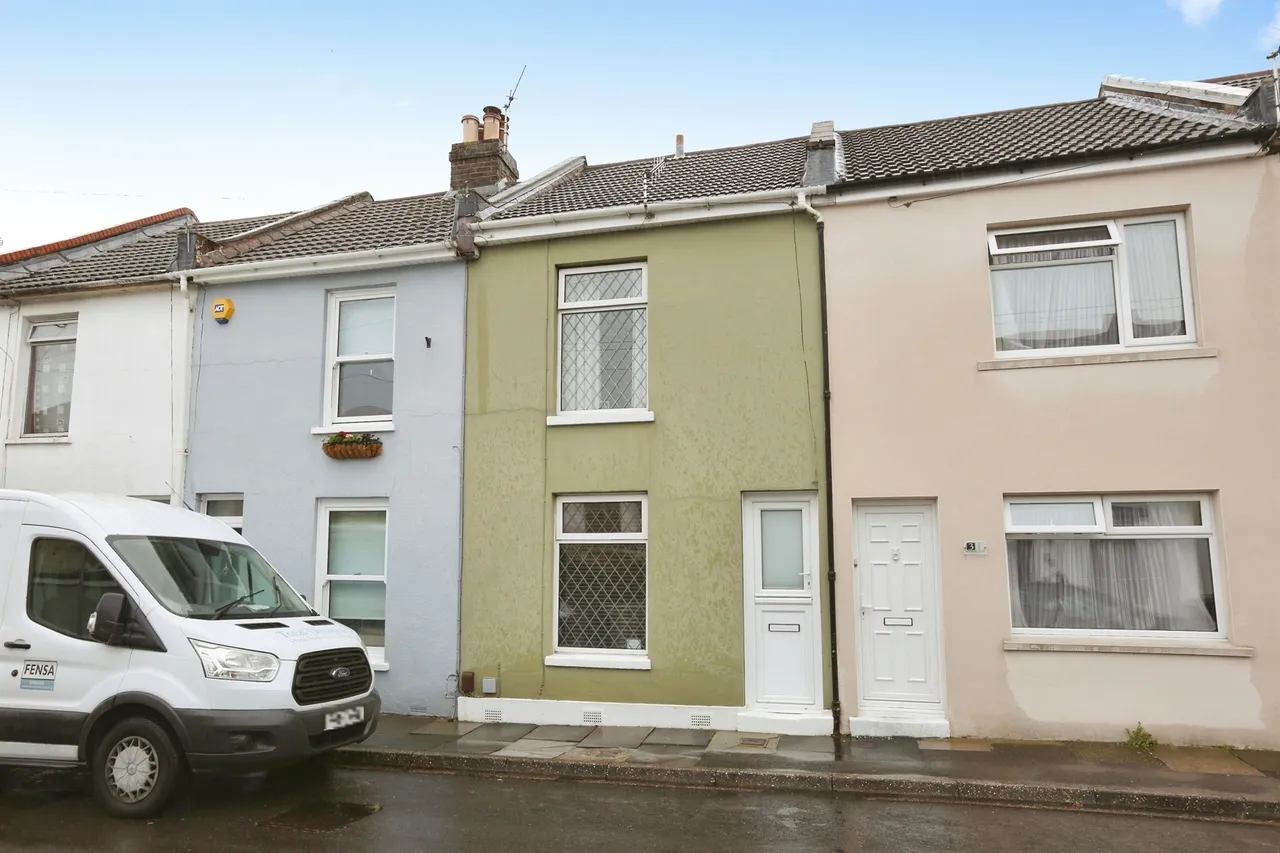 2 bed house for sale — Durham Street, Gosport