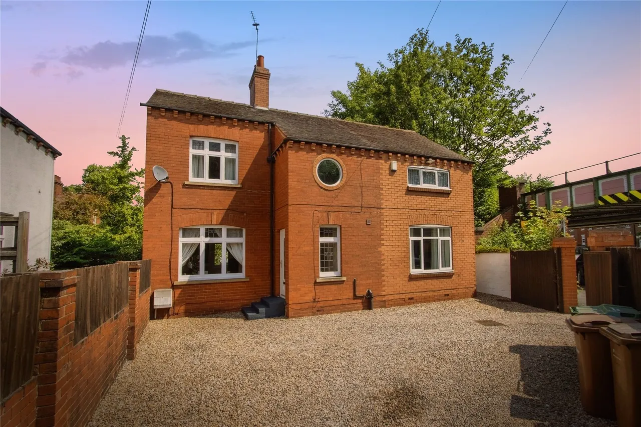 4 bed house for sale — Thornes Lane, Wakefield, West Yorkshire, WF2
