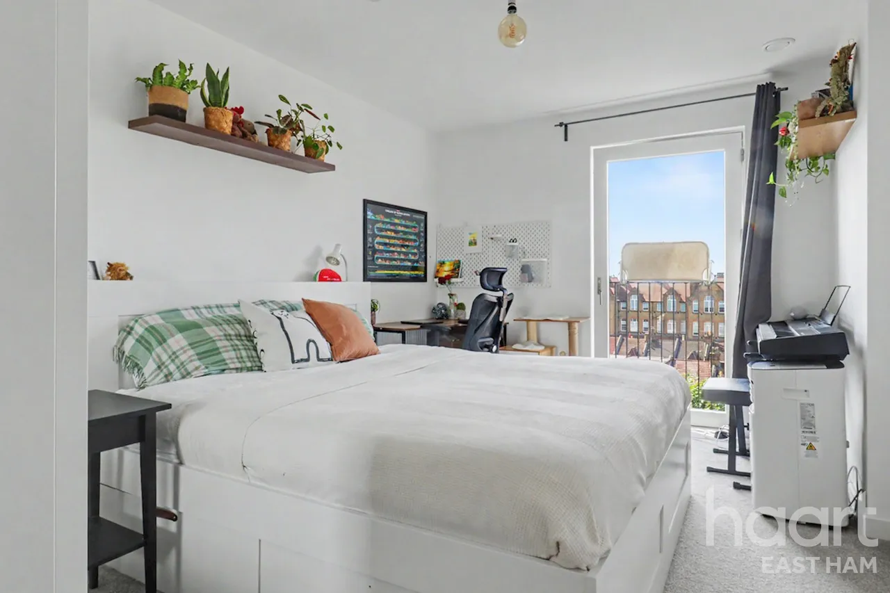 Ron Leighton Way, London, E6, photo 4