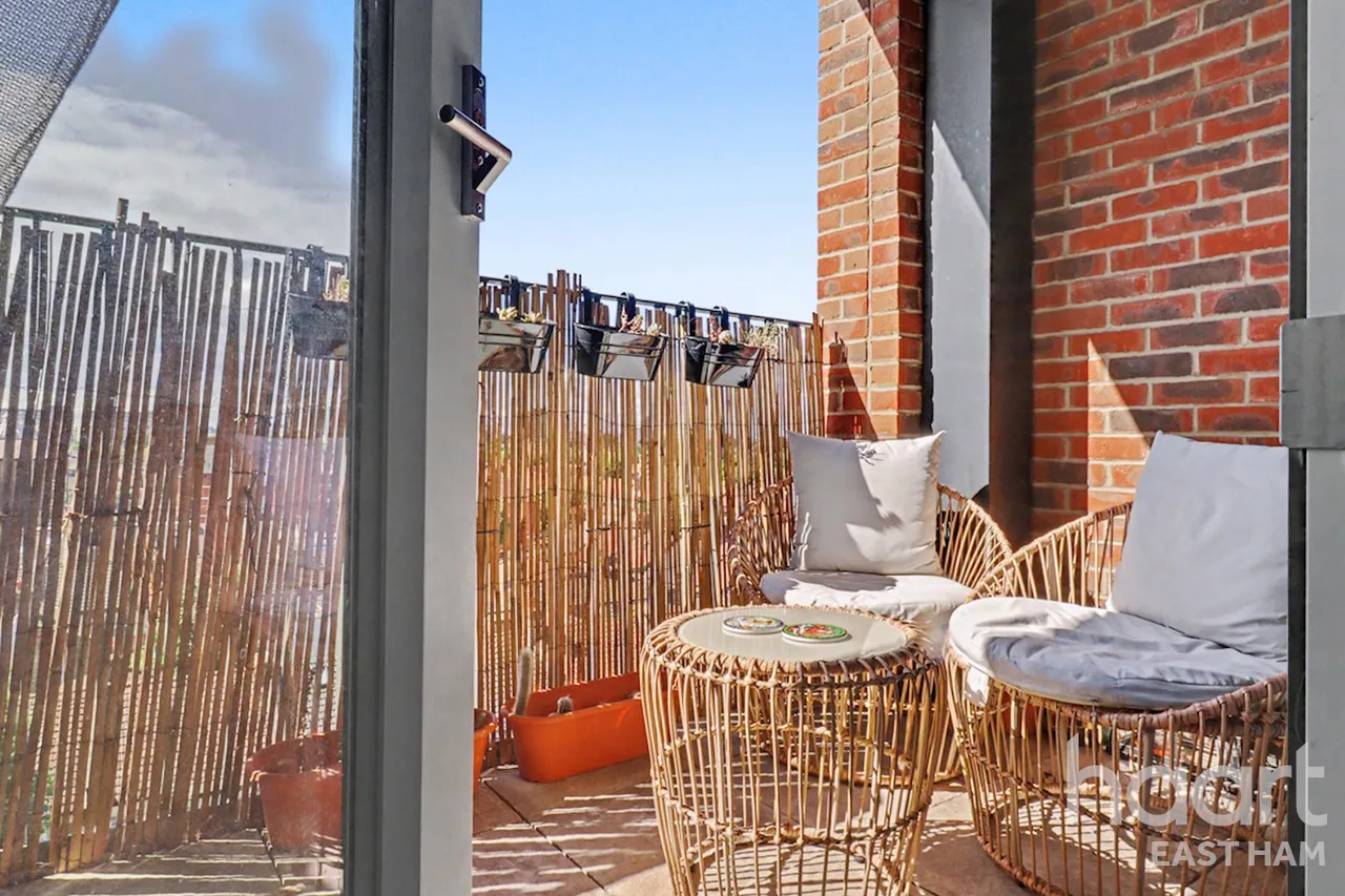 Ron Leighton Way, London, E6, photo 7