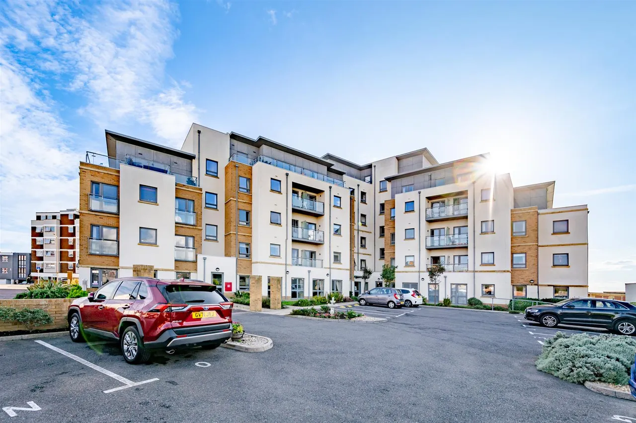 Eversley Court, Seaford, photo 12
