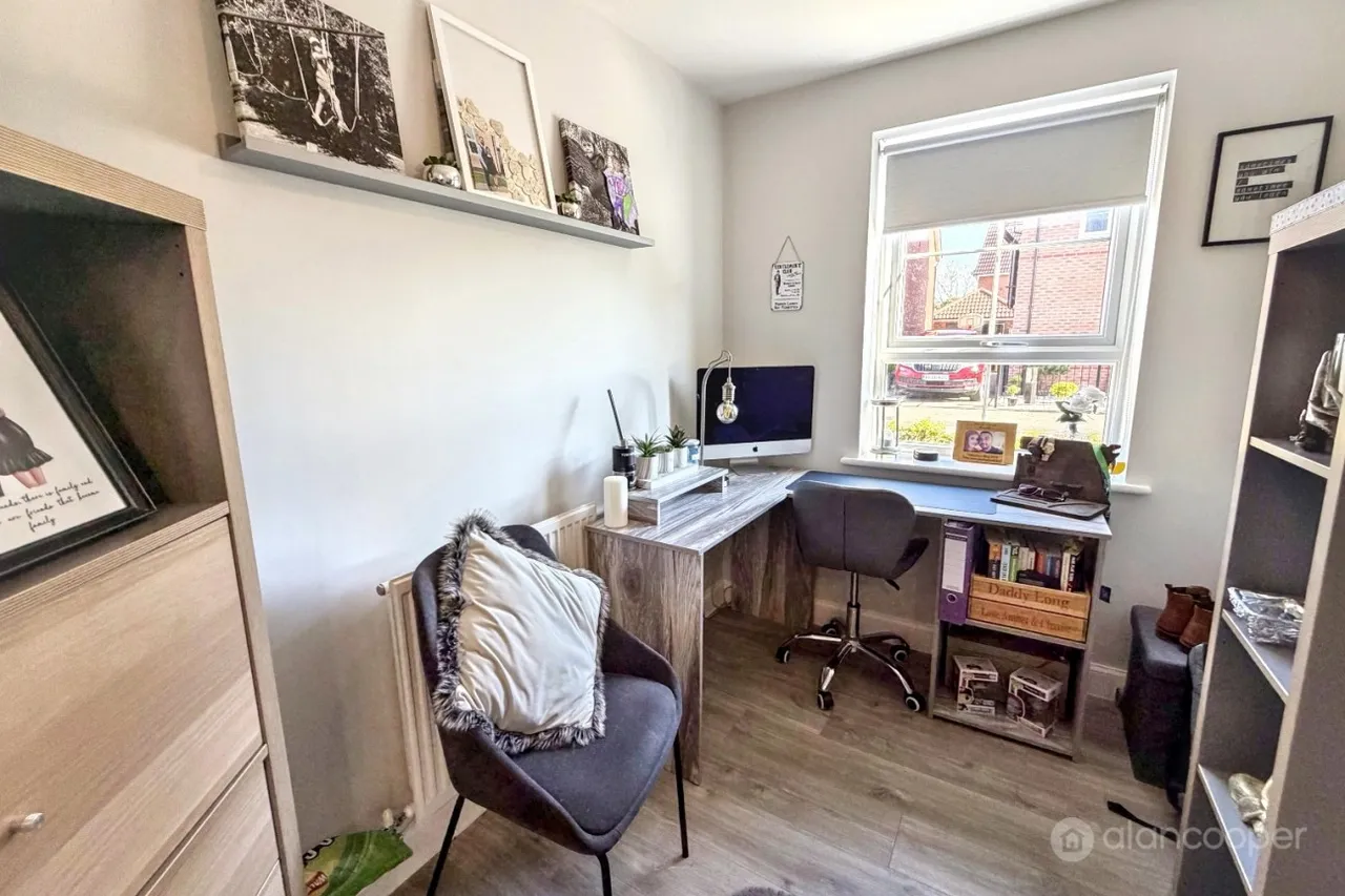 Flower Garden Drive, St James' Gate, CV10, photo 6