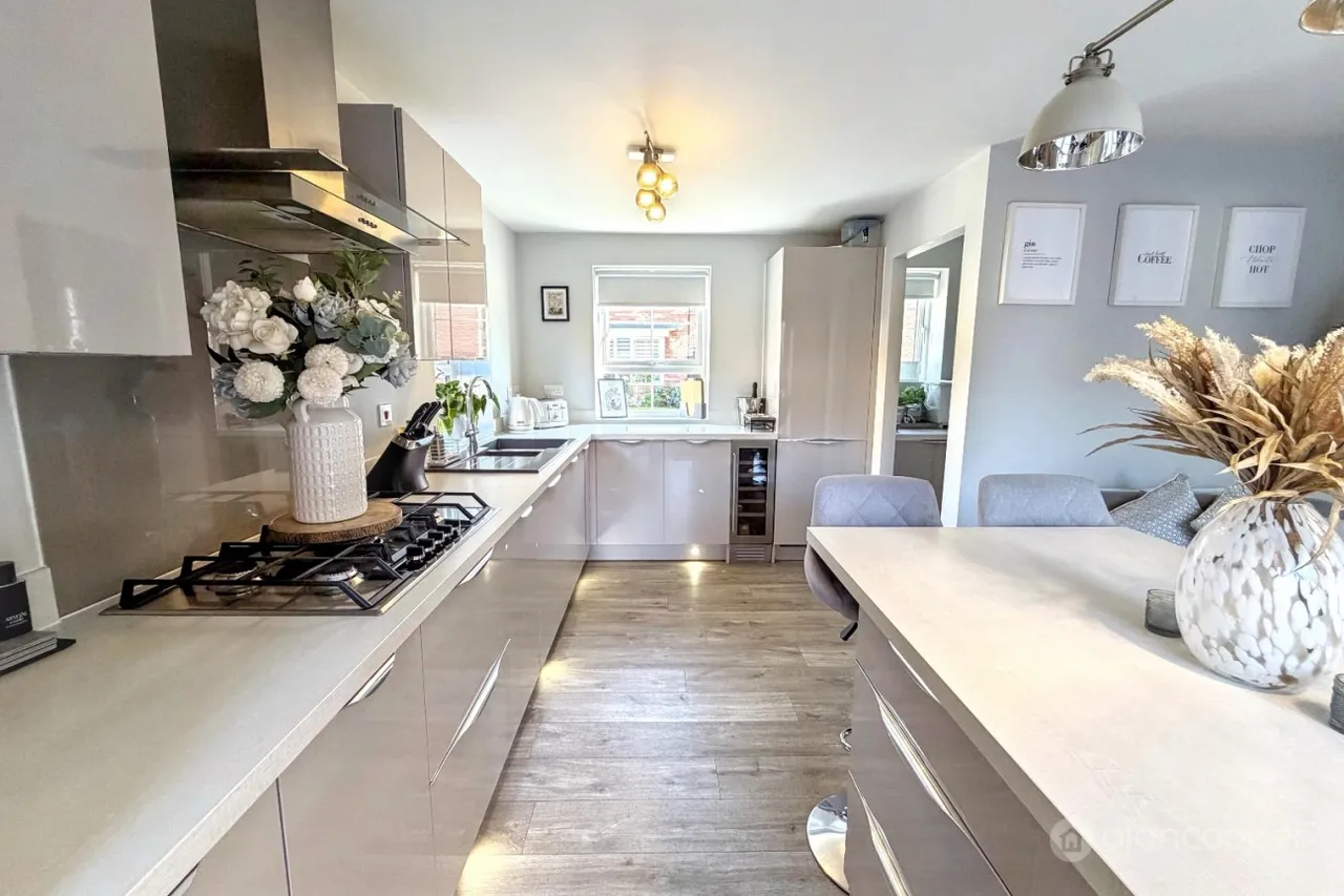 Flower Garden Drive, St James' Gate, CV10, photo 11