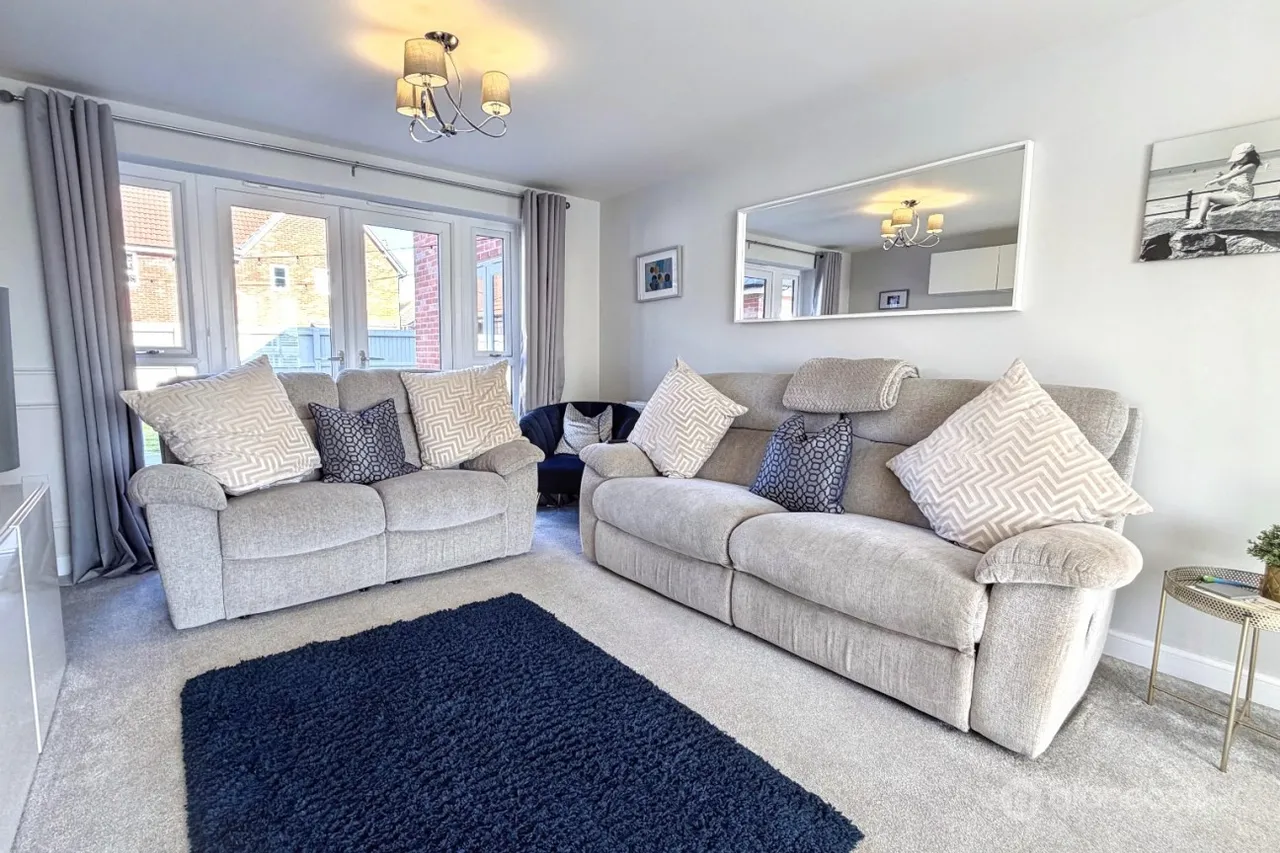 Flower Garden Drive, St James' Gate, CV10, photo 4