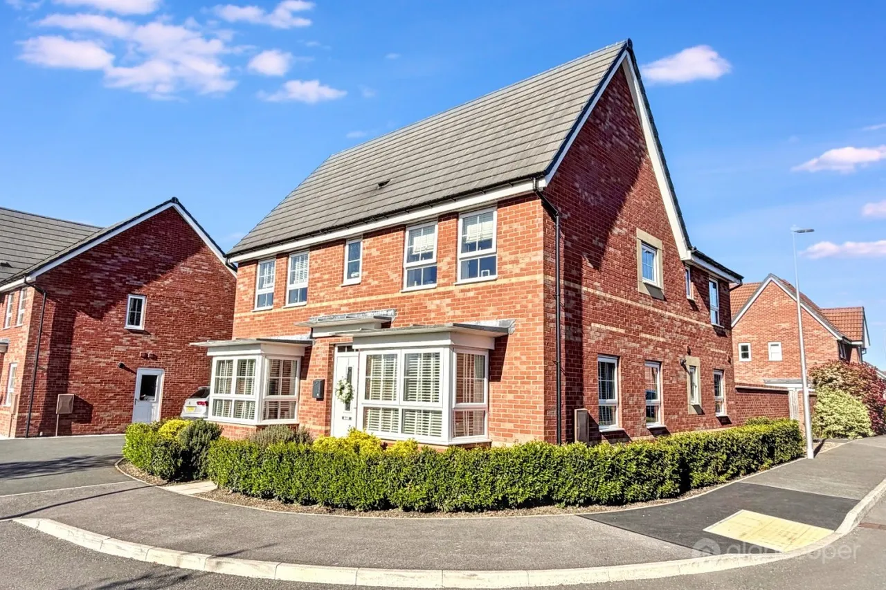 Flower Garden Drive, St James' Gate, CV10, photo 27