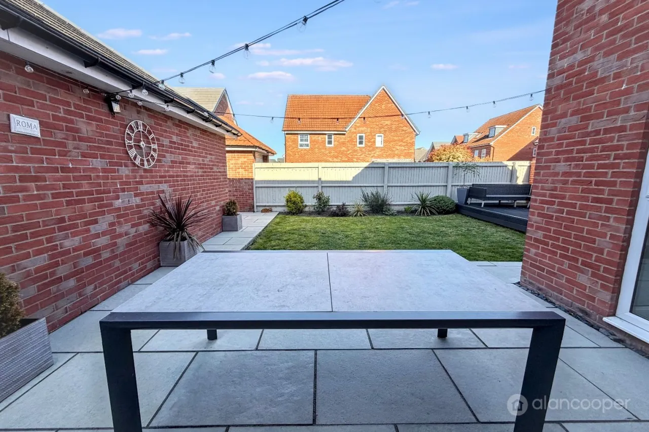 Flower Garden Drive, St James' Gate, CV10, photo 23