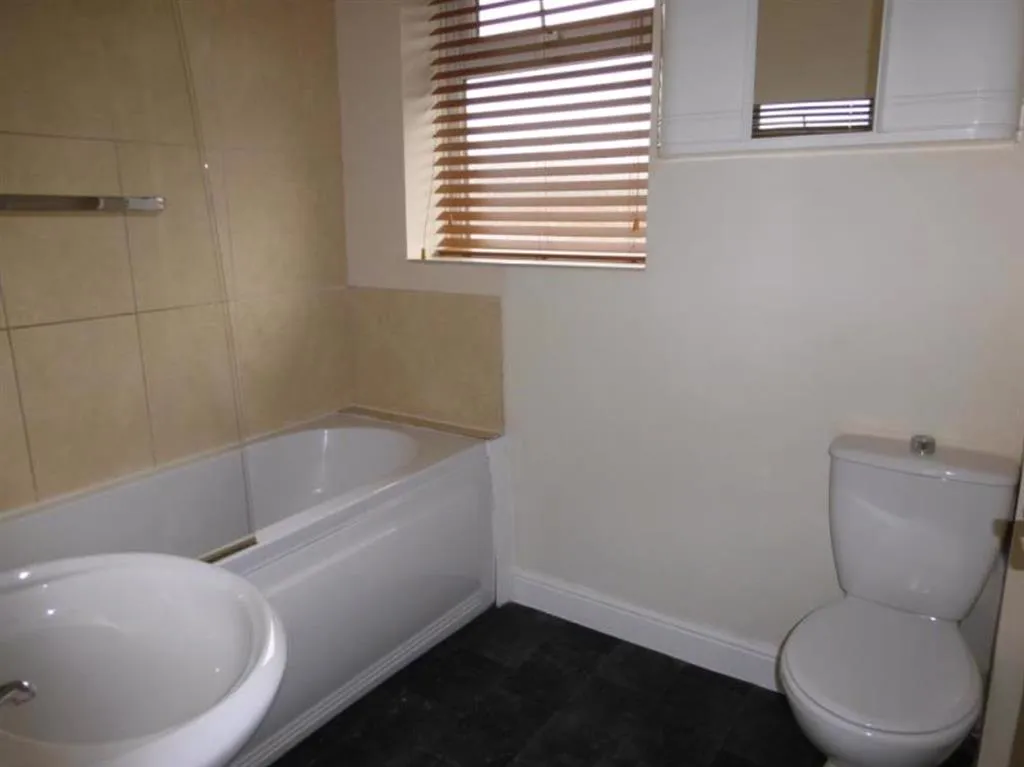 Croome Close, B98, photo 8