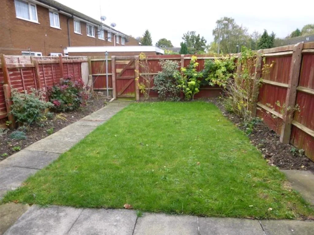Croome Close, B98, photo 9