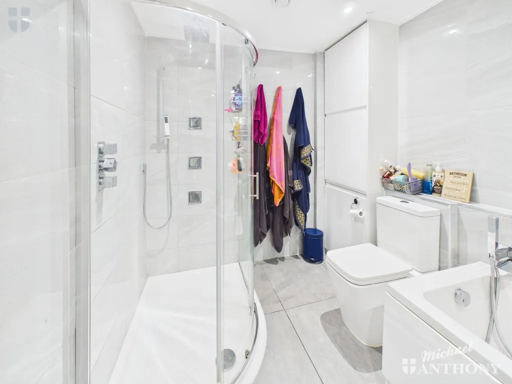 Somerville Way, Aylesbury, HP19, photo 12