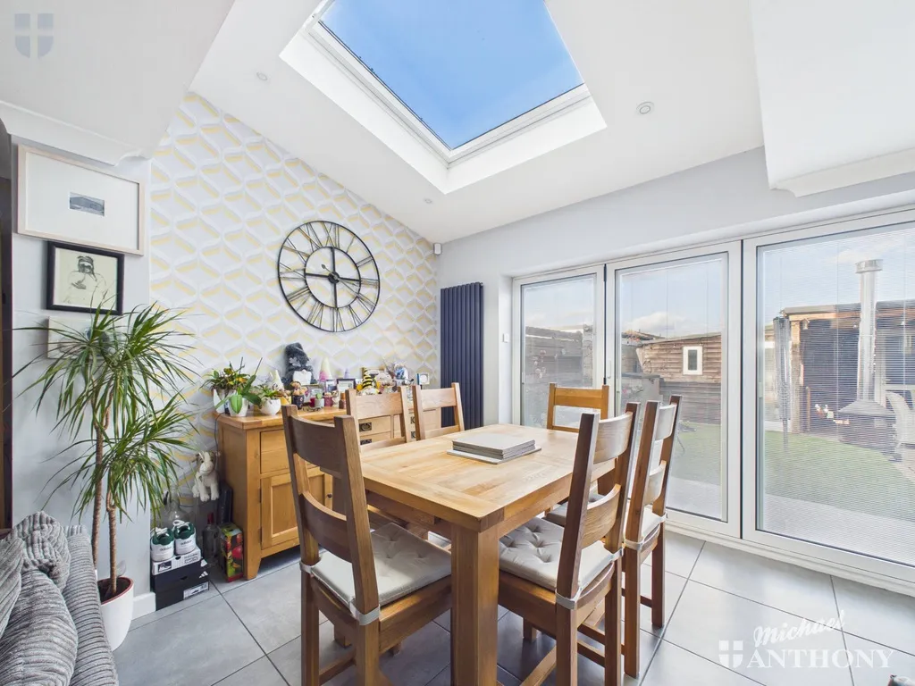 Somerville Way, Aylesbury, HP19, photo 13