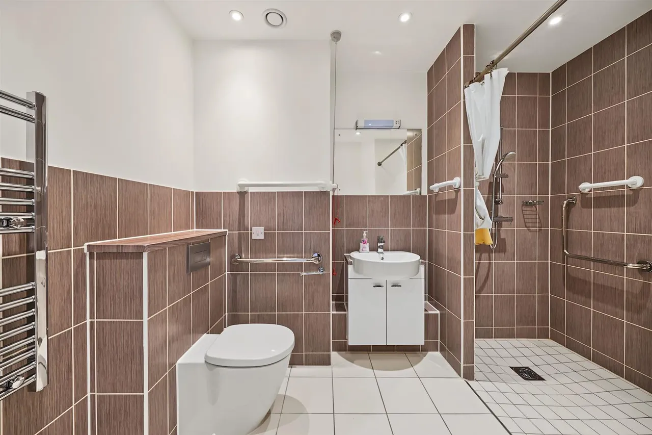 Kingston Road, Raynes Park, SW20, photo 8