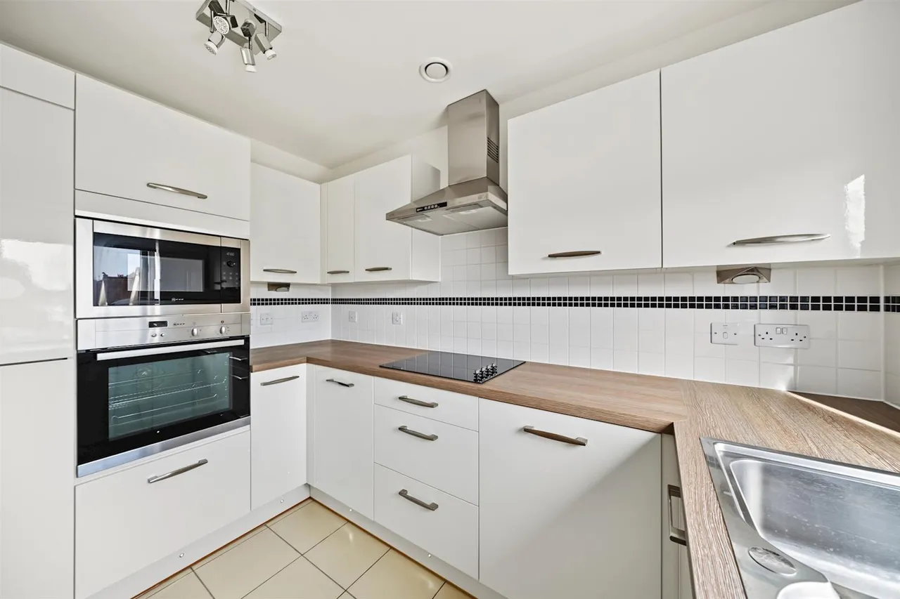 Kingston Road, Raynes Park, SW20, photo 3